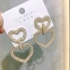 European and American fashion exaggerated pearl heart-shaped earrings, elegant Internet celebrity personality, silver needle versatile earrings, 2021 new trend Item Picture